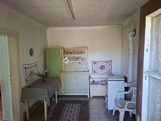 Eladó családi ház, Pázmándon 31.7 M Ft, 2 szobás