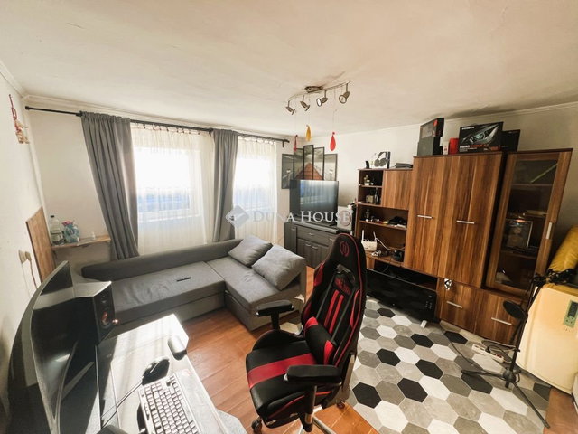 Eladó családi ház, Esztergomban, Vasvári Pál utcában 37.94 M Ft
