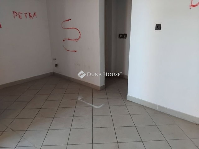 Eladó üzlethelyiség, Pécsett 14.6 M Ft / költözzbe.hu