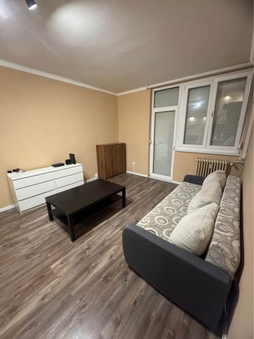 Eladó téglalakás, Tatabányán 39.99 M Ft, 1+2 szobás