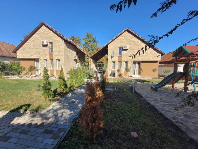 Eladó ipari ingatlan, Nagybaracskán 100 M Ft