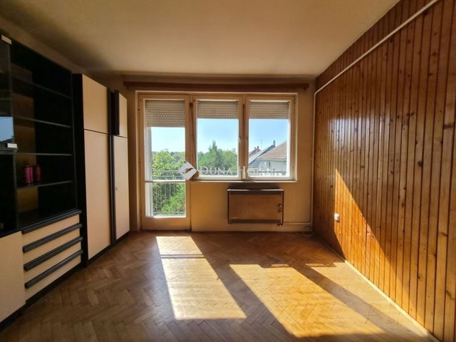 Eladó téglalakás, Baján 45 M Ft, 3 szobás