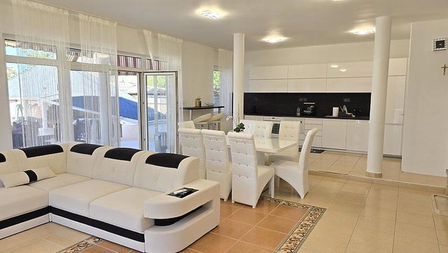 Eladó családi ház, Dunakeszin 179 M Ft, 5 szobás