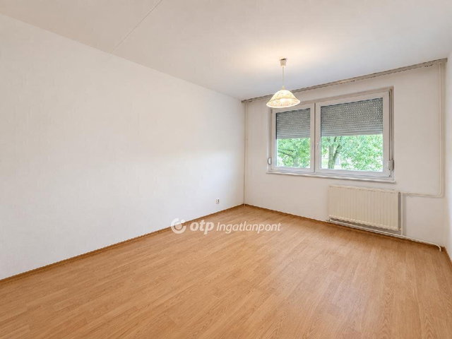 Eladó panellakás, Debrecenben 73.9 M Ft, 3 szobás