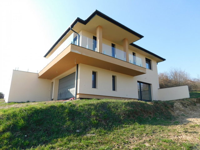 Eladó családi ház, Cserszegtomajon 350 M Ft, 5 szobás