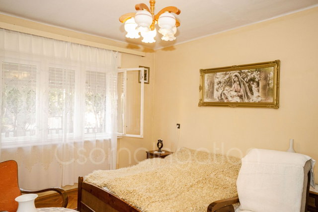 Eladó családi ház, Csornán 42 M Ft, 4 szobás