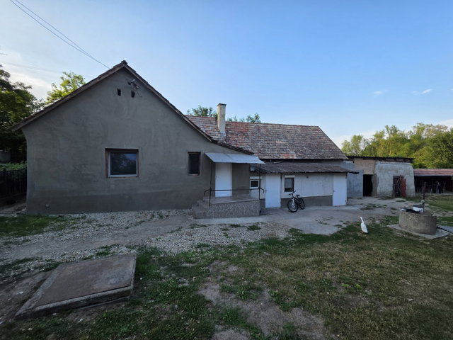 Eladó családi ház, Pákozdon 51.9 M Ft, 5 szobás