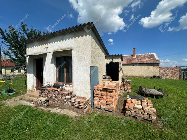 Eladó családi ház, Jákfán 21 M Ft, 2 szobás