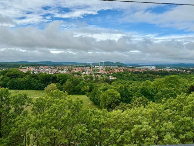 Eladó panellakás, Veszprémben 45.9 M Ft, 2 szobás