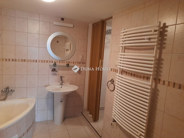 Eladó családi ház, Gödöllőn 74.9 M Ft, 4 szobás
