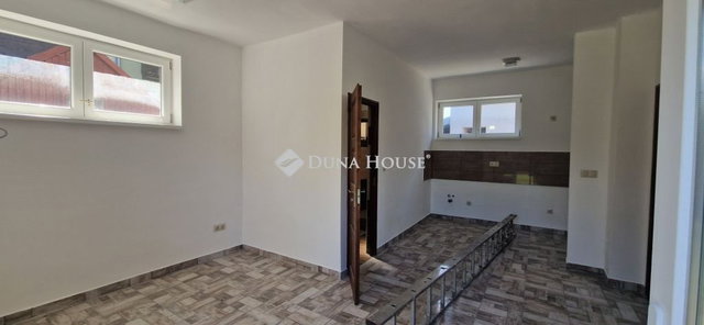 Eladó téglalakás, Balatonmáriafürdőn 89 M Ft, 3 szobás