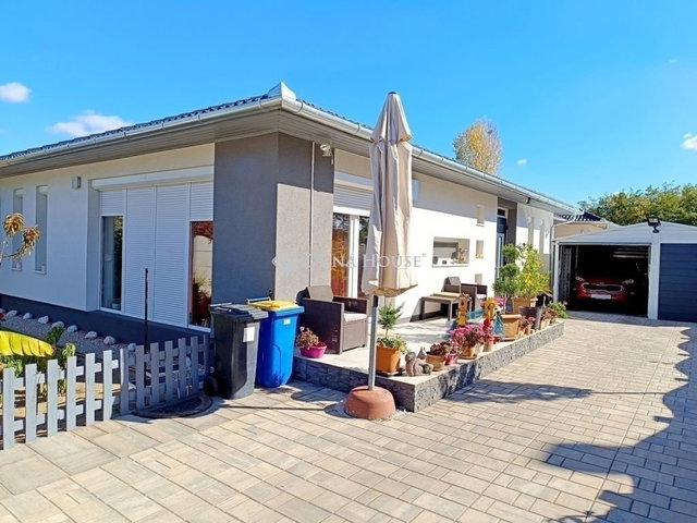 Eladó családi ház, Kecskeméten 106.5 M Ft, 4 szobás