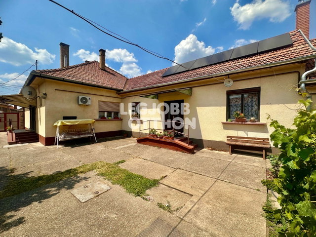 Eladó családi ház, Cegléden 79 M Ft, 4 szobás