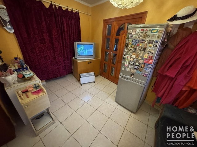 Eladó családi ház, Hódmezővásárhelyen 64.999 M Ft, 4 szobás