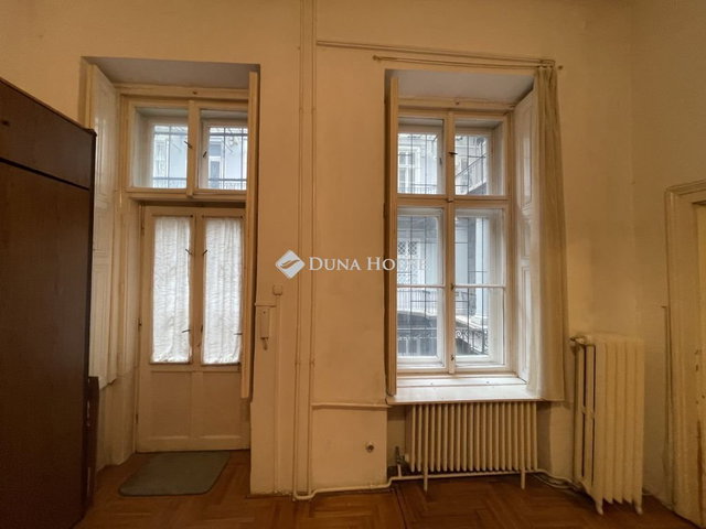 Eladó téglalakás, Budapesten, V. kerületben 189.9 M Ft, 4 szobás