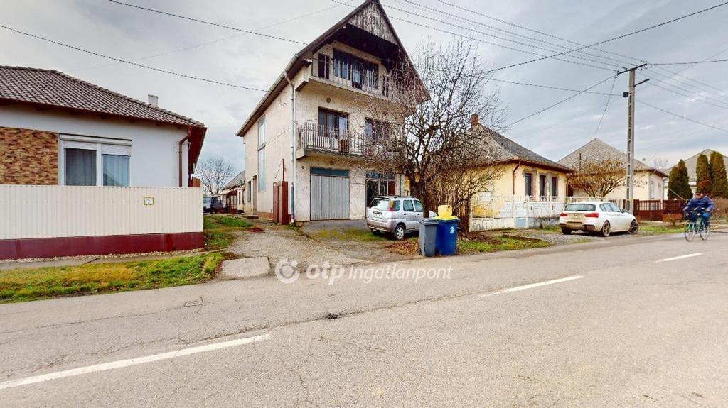 4 bed · 235m² · 34.300.000 ft