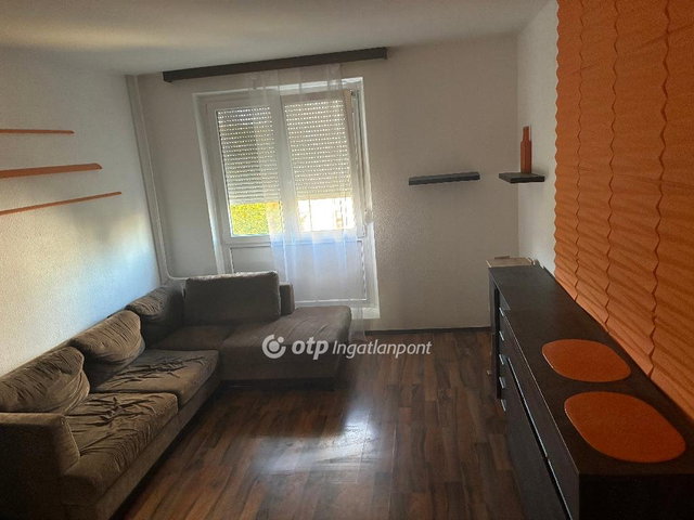 Kiadó panellakás, albérlet, Pécsett 150 E Ft / hó, 1+1 szobás