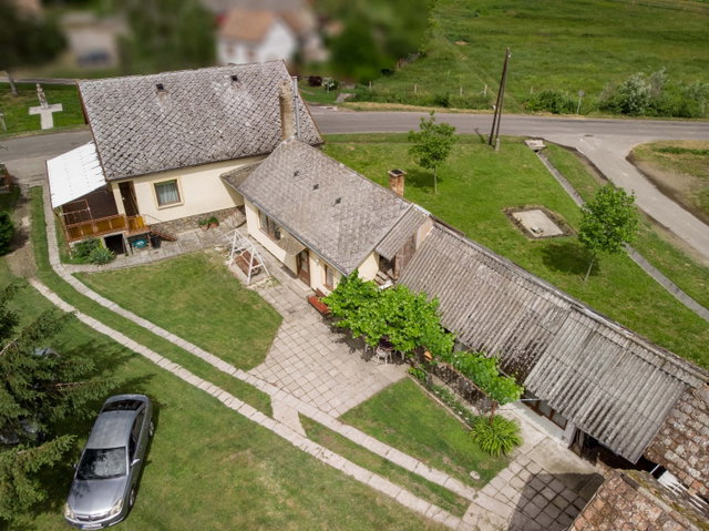 Eladó családi ház, Györén 39.9 M Ft, 4+1 szobás