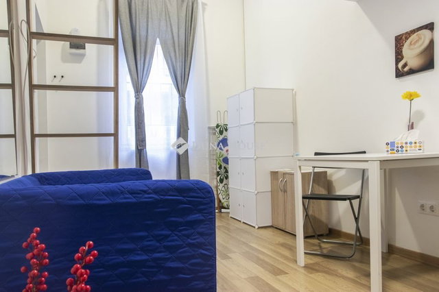 Eladó téglalakás, Budapesten, VIII. kerületben, Baross utcában
