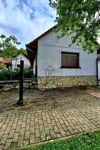 Eladó családi ház, Óbányán 42.49 M Ft, 2 szobás
