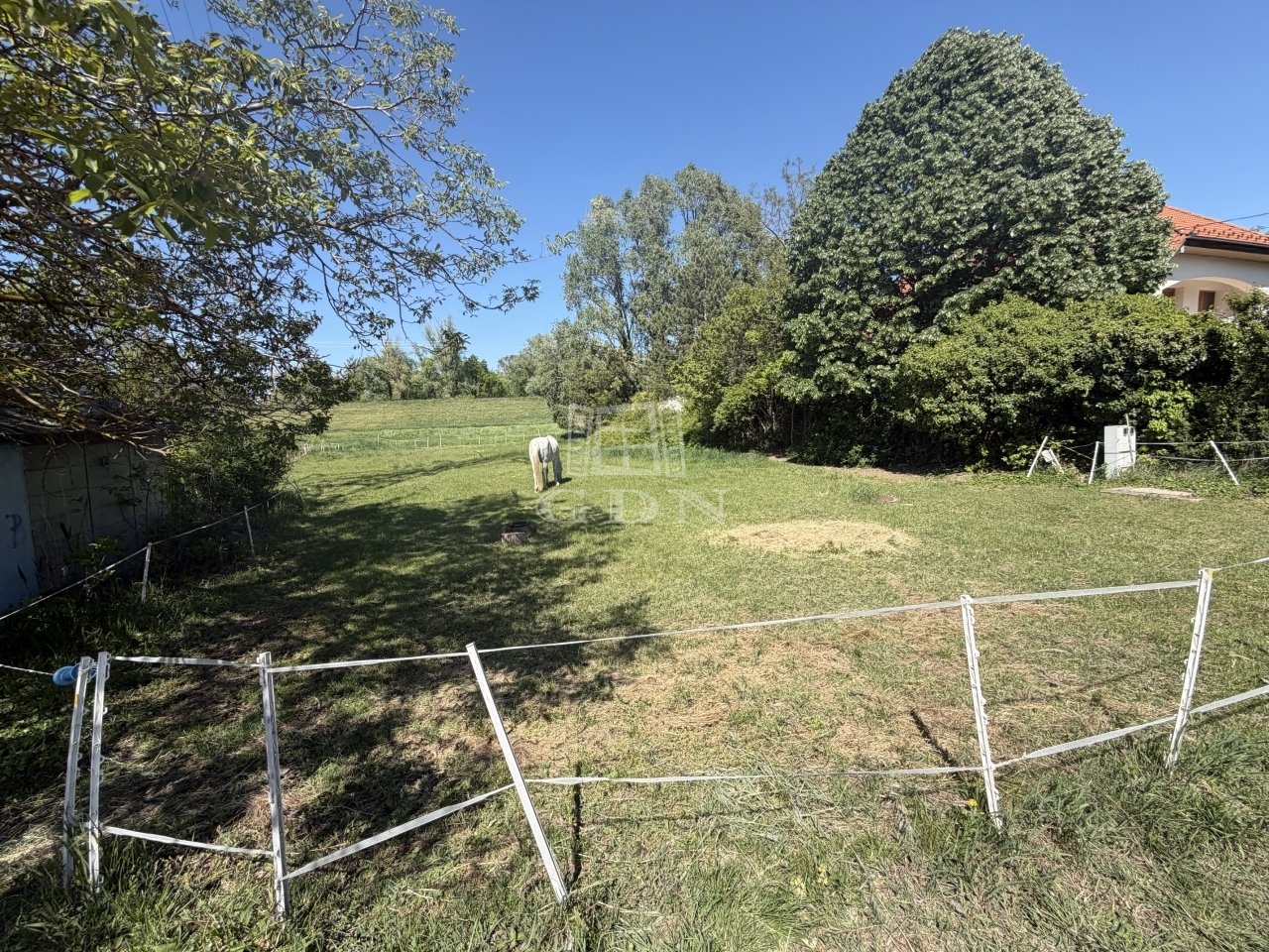 1040m² · 44.900.000 ft