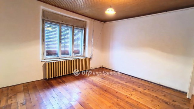 Eladó családi ház, Jászfényszarun 33 M Ft, 2 szobás