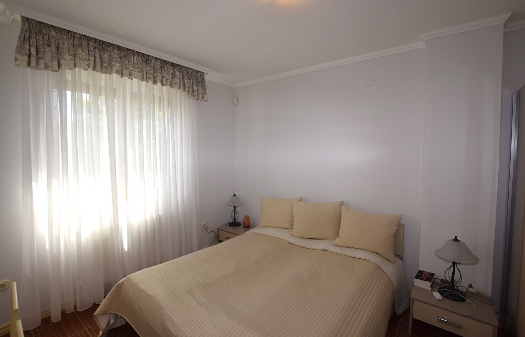 6 bed · 224m² · 209.000.000 ft
