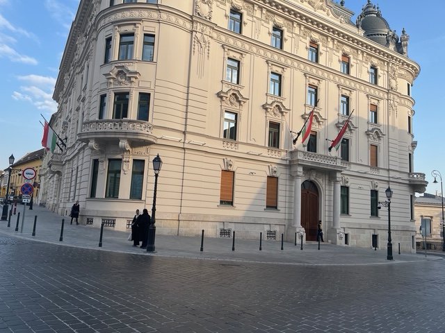Kiadó téglalakás, albérlet, I. kerületben, Dísz téren