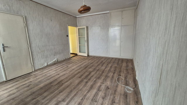 Eladó téglalakás, Kecskeméten 33 M Ft, 1 szobás