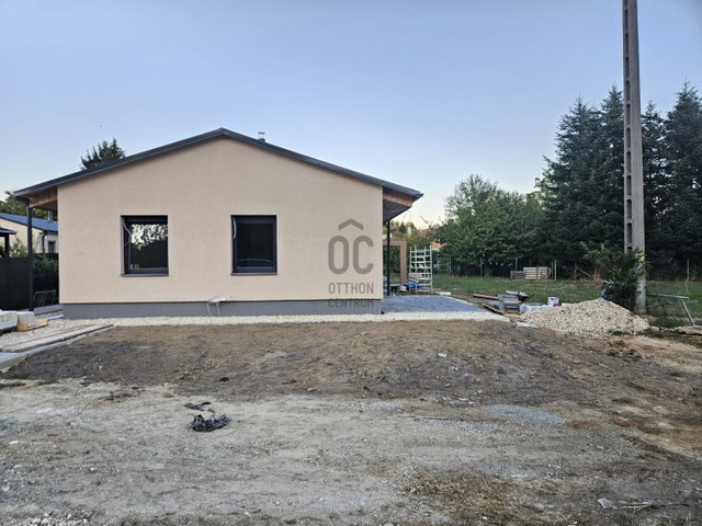 Eladó ikerház, Kőszegen 82.9 M Ft, 4 szobás