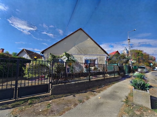Eladó családi ház, Nagytarcsán 88.8 M Ft, 4 szobás