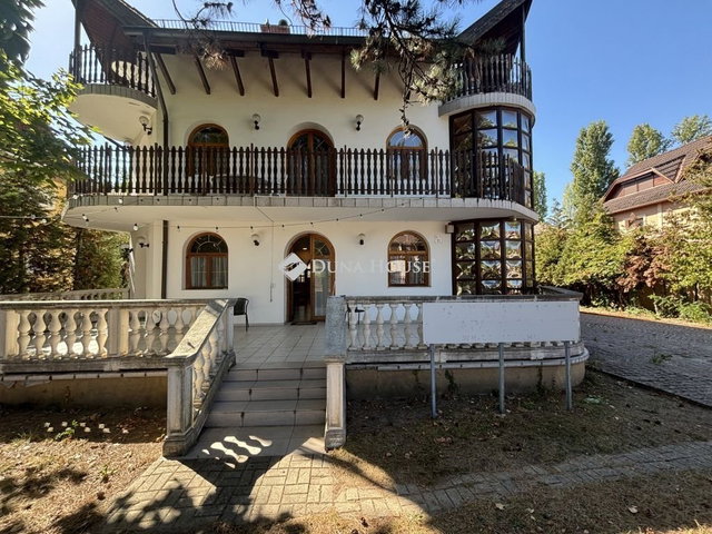Eladó családi ház, Zamárdiban 300 M Ft, 13 szobás