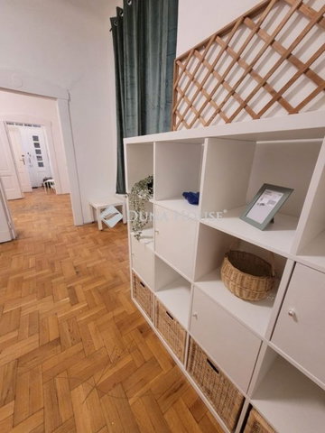 Eladó téglalakás, Budapesten, V. kerületben 109 M Ft, 2 szobás