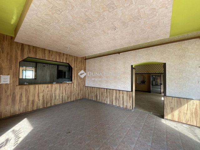 Eladó üzlethelyiség, Szentgotthárdon 70 M Ft