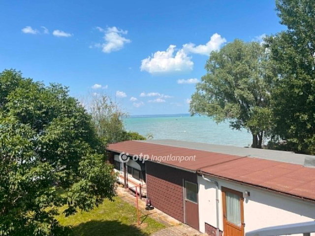 Eladó családi ház, Balatonbogláron 890 M Ft, 7 szobás