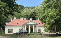 Eladó családi ház, Esztergomban 435.6 M Ft, 18 szobás