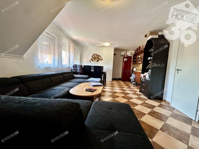 Eladó téglalakás, Nagykőrösön 45 M Ft, 3 szobás