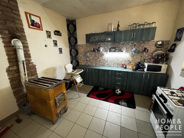 Eladó családi ház, Hódmezővásárhelyen 20 M Ft, 4 szobás