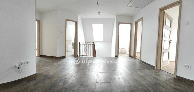 Eladó családi ház, Aranyosgadányban 98 M Ft, 6 szobás