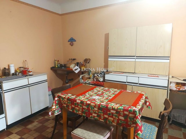 Eladó családi ház, Izsákon 14.9 M Ft, 2 szobás