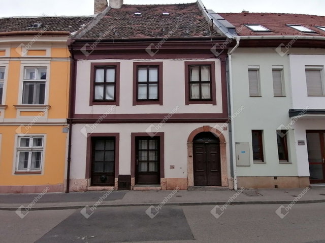 Eladó téglalakás, Győrött 55 M Ft, 2 szobás