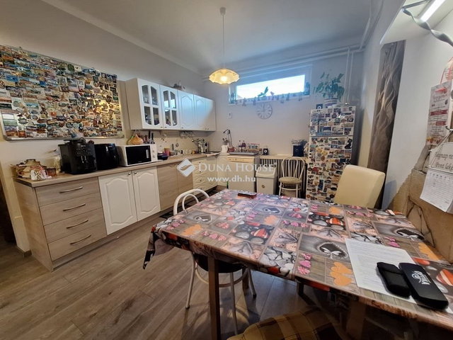 Eladó családi ház, Bükön 82 M Ft, 10 szobás