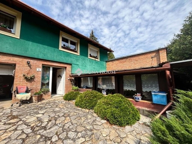 Eladó családi ház, Pécsett 79.9 M Ft, 3 szobás