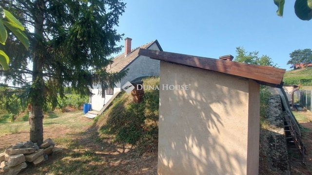 Eladó családi ház, Csopakon 65 M Ft, 1 szobás