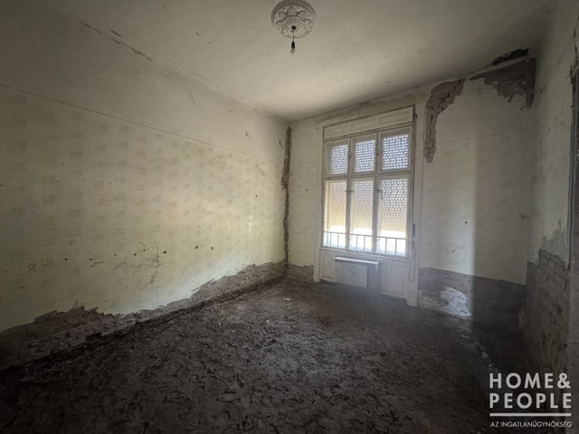 Eladó családi ház, Makón 53.5 M Ft, 4 szobás