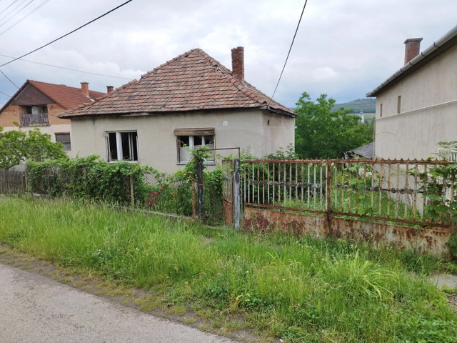 Eladó családi ház, Szűcsin 7.9 M Ft, 2 szobás