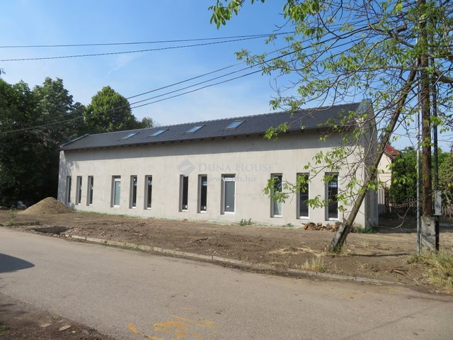 Eladó ikerház, Szegeden 99 M Ft, 3 szobás / költözzbe.hu