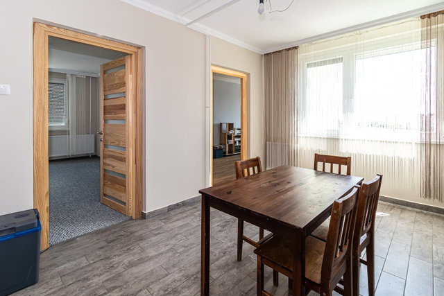 Eladó panellakás, Debrecenben 68 M Ft, 3 szobás