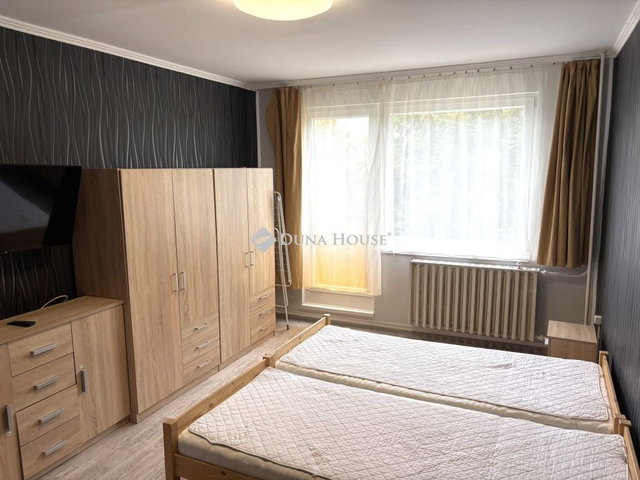 Eladó téglalakás, Esztergomban 55 M Ft, 2 szobás