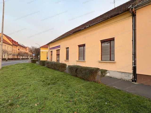 Eladó családi ház, Tapolcán 29.9 M Ft, 2 szobás